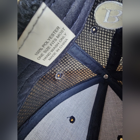 The Orlean Hote and Caino Las Vegas Two-tone Mesh Trucker Hat - Picture 10 of 10